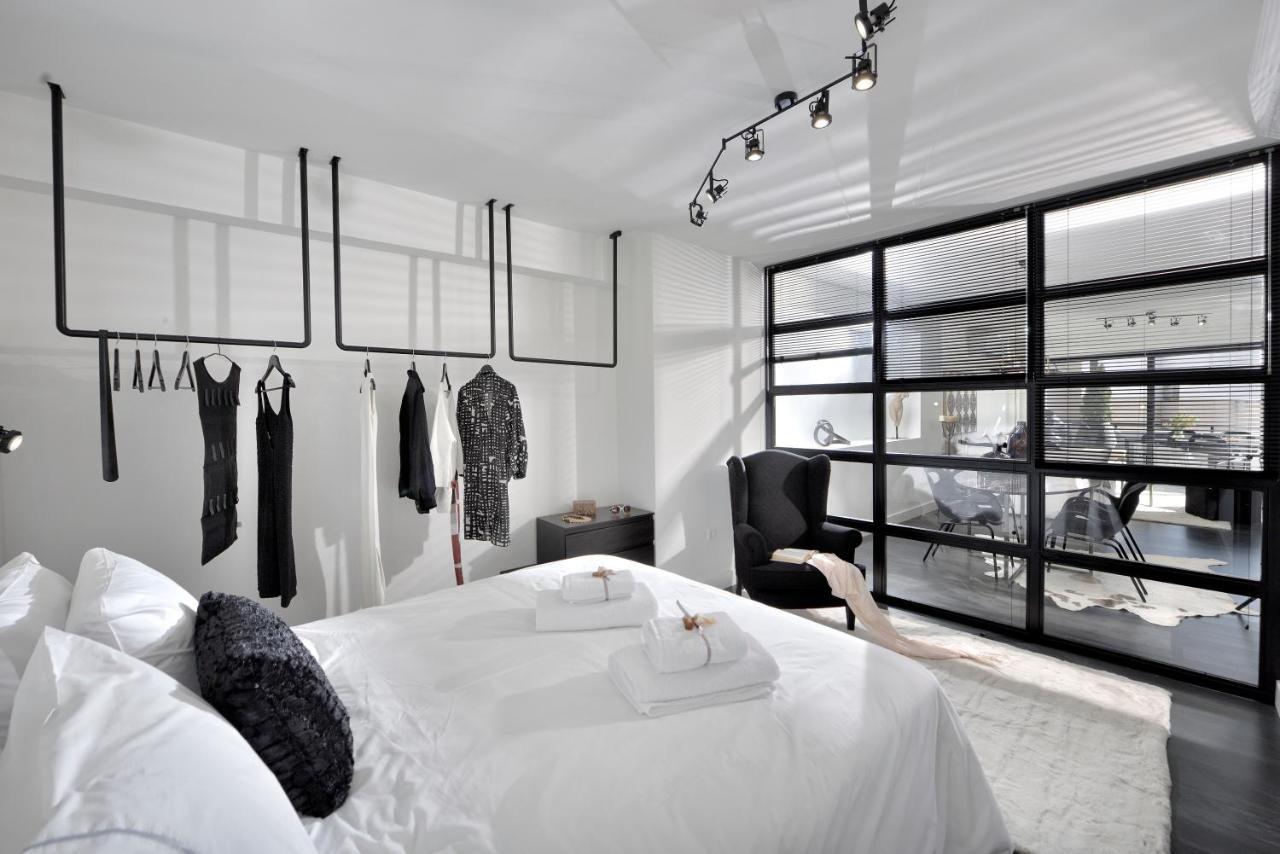 Ater Albus By K&K Aparthotel Атина Екстериор снимка