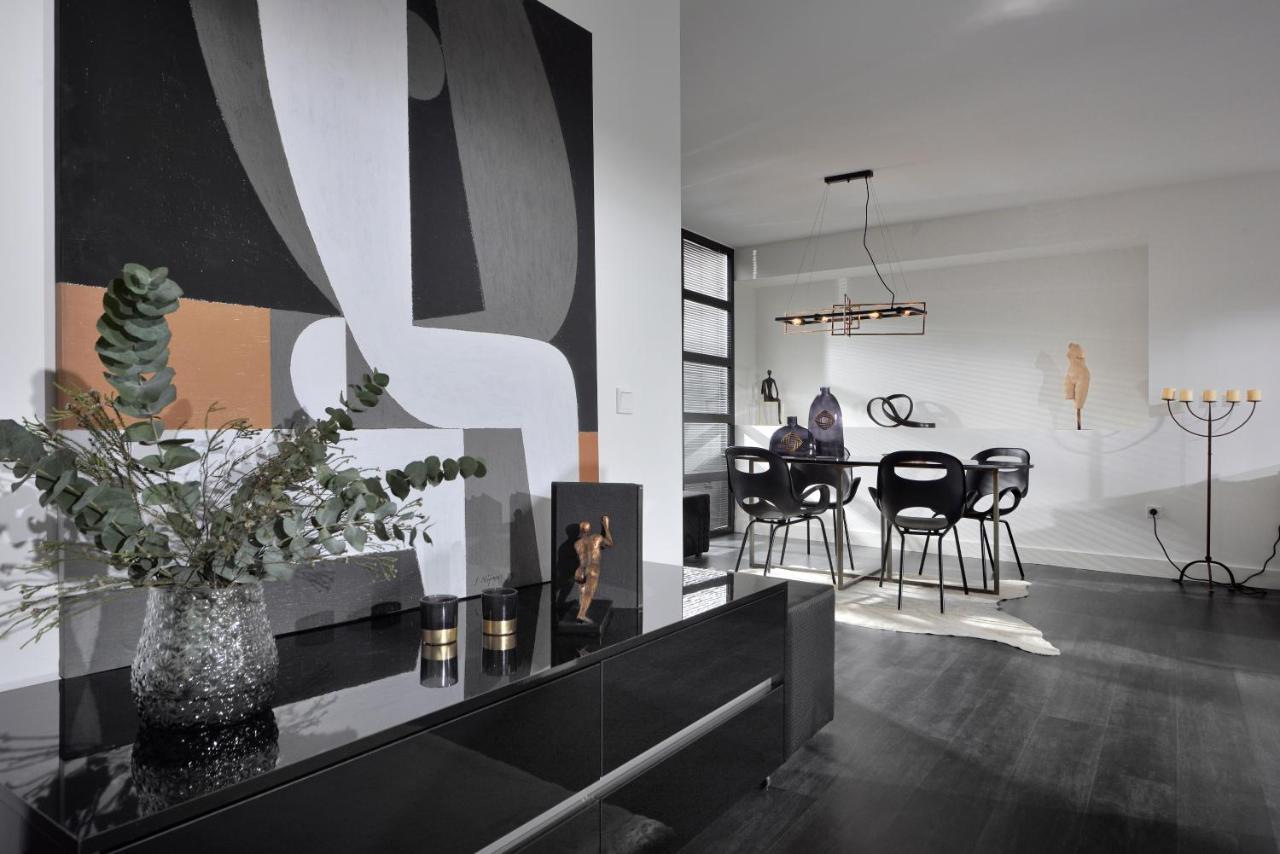 Ater Albus By K&K Aparthotel Атина Екстериор снимка