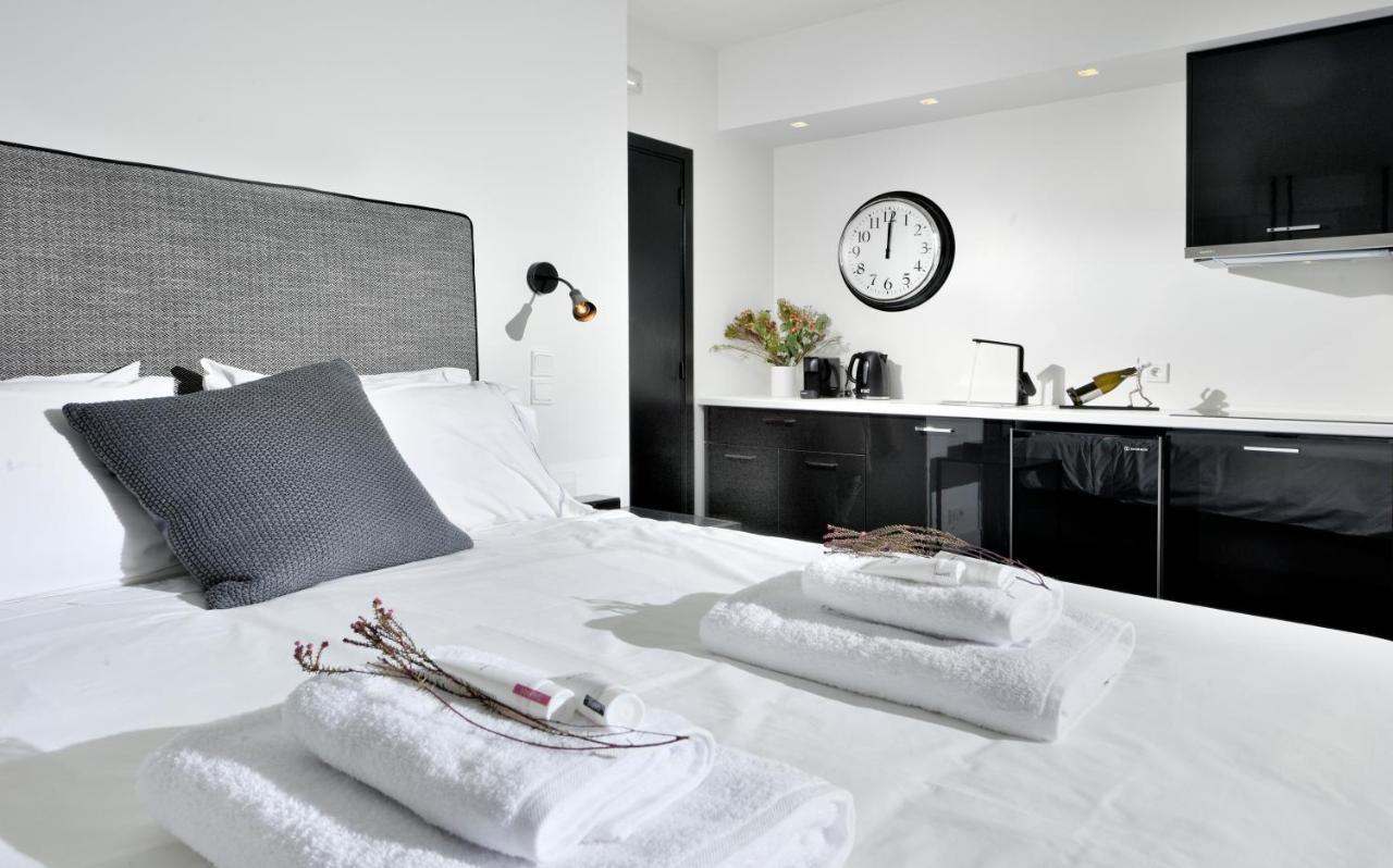 Ater Albus By K&K Aparthotel Атина Екстериор снимка