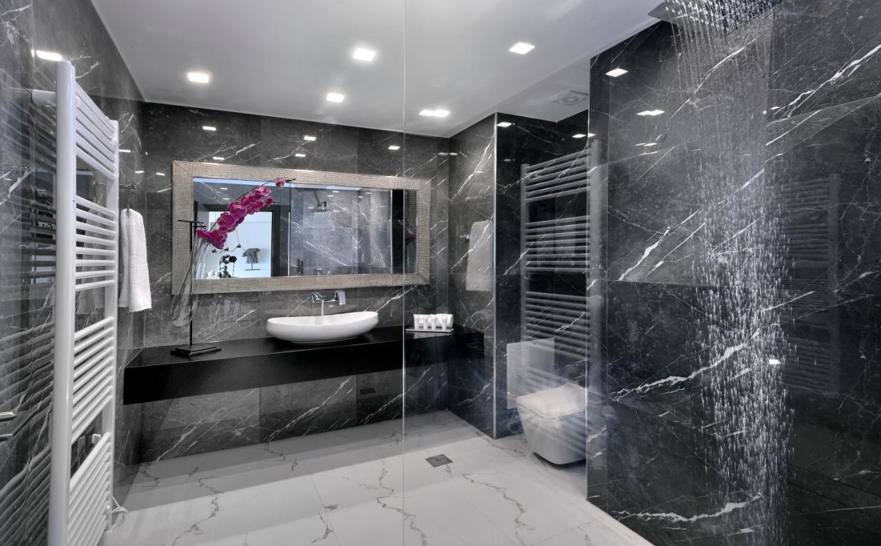 Ater Albus By K&K Aparthotel Атина Екстериор снимка