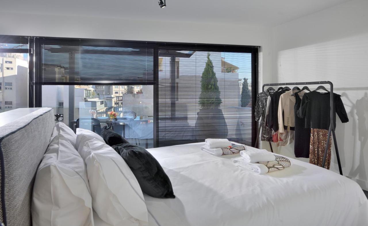 Ater Albus By K&K Aparthotel Атина Екстериор снимка