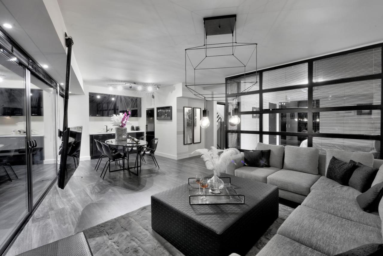 Ater Albus By K&K Aparthotel Атина Екстериор снимка